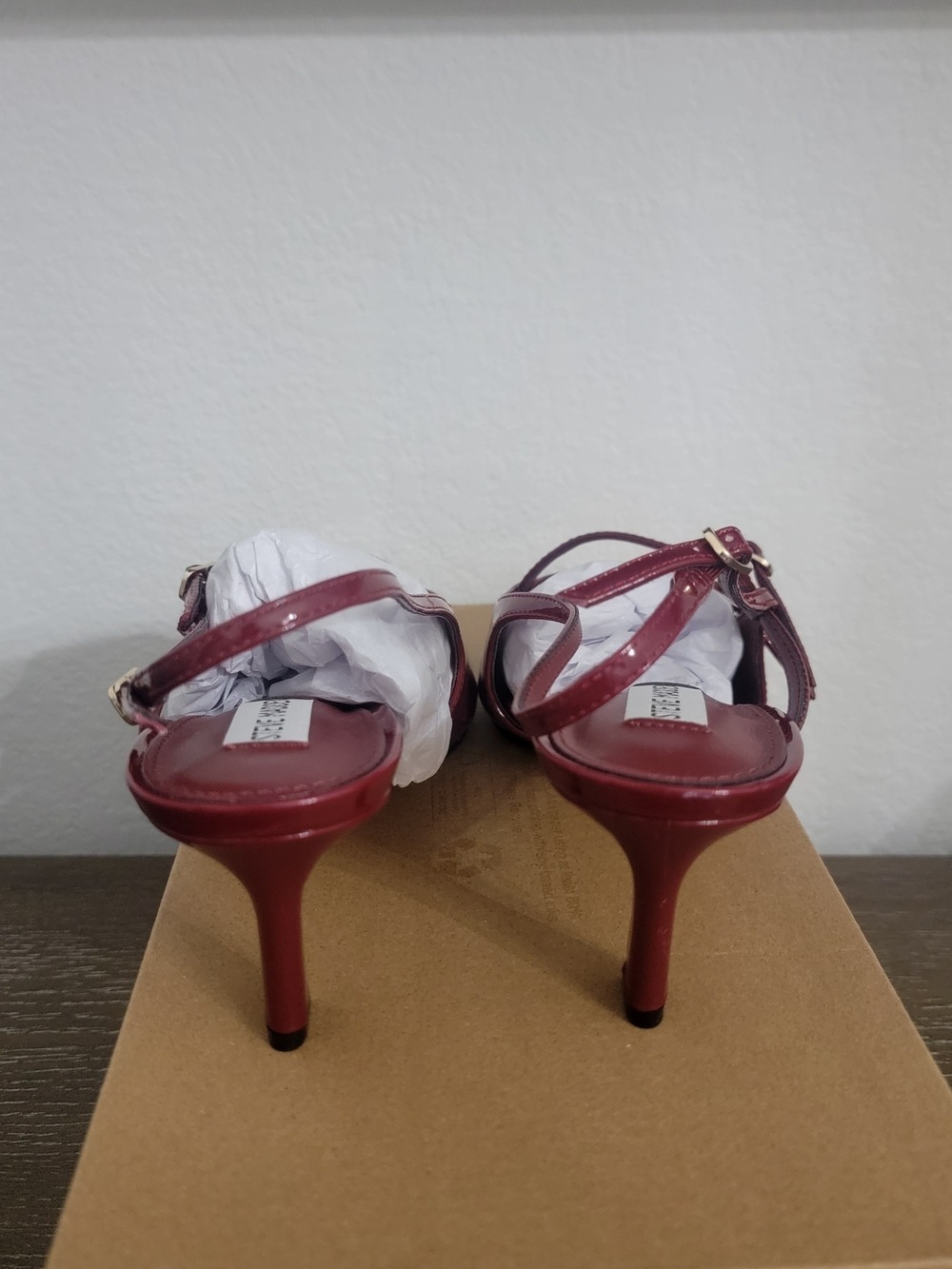 STEVE MADDEN Burgundy Patent Pointed Slingback Kitten Heels Buckle Straps Sz 7.5 - Picture 4 of 6